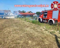 Pozar-trave-i-smeca-sarvas-08.08.2022-3